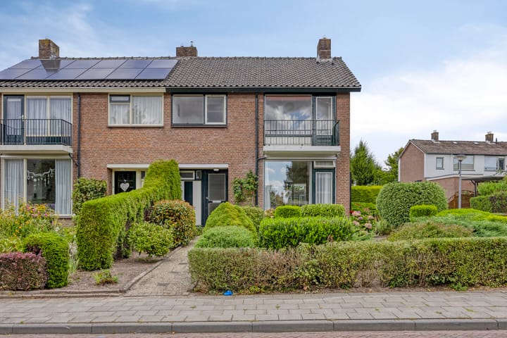 Waardenborchstraat 38 in Holten