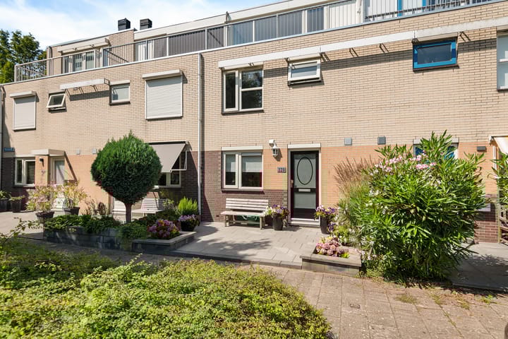 Waardenburg 120 in Hillegom