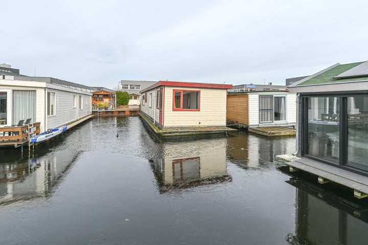 Waarderhaven 34 in Haarlem