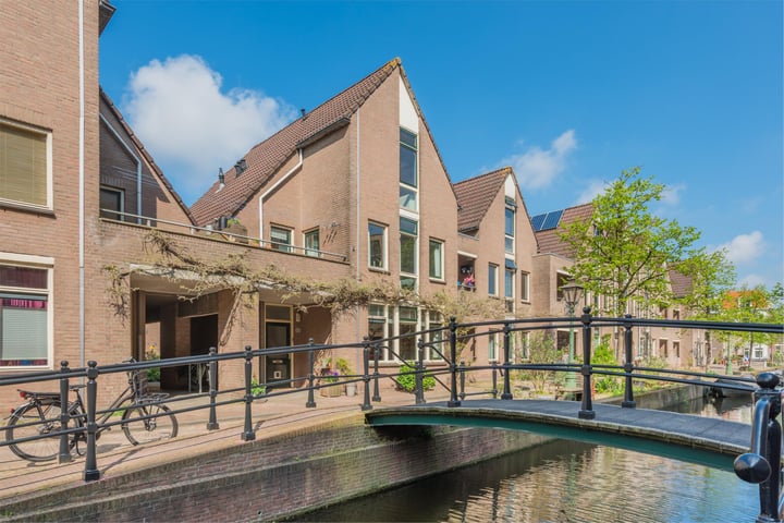 Waardgracht 100 in Leiden