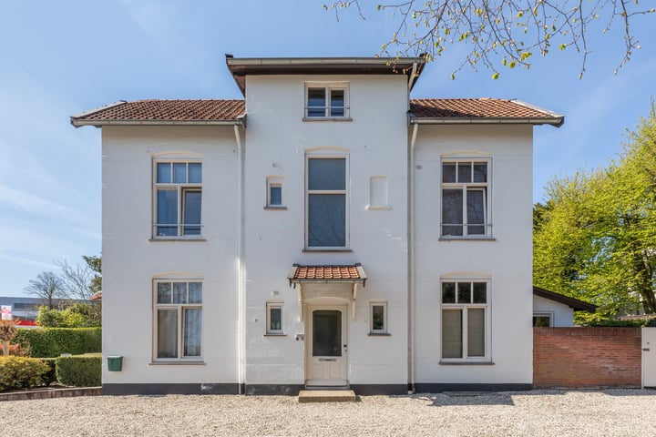 Waldecklaan 1 in Hilversum