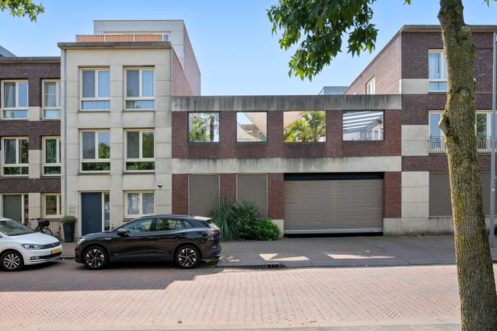 Photo of property Walhallalaan 68, Rotterdam