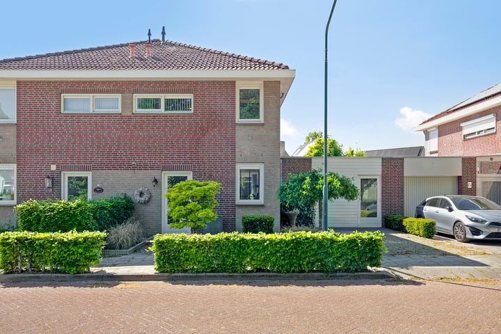 Photo of property Walkvat 46, Alphen