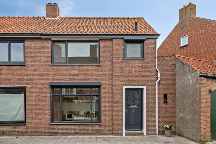 Photo of property Walstraat 20, Oostburg