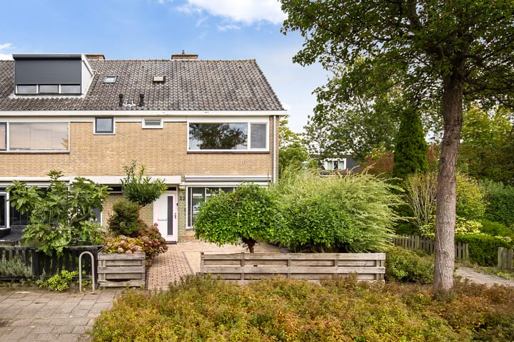 Warande 33 in Nieuw-Vennep