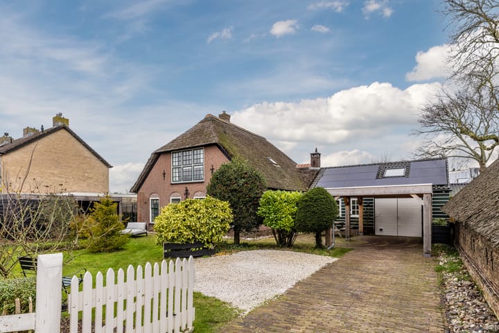 Warmoezierslaan 32 in Heiloo