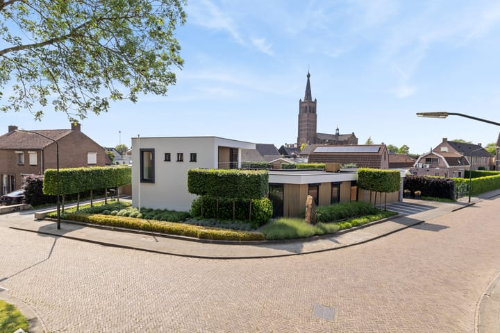 Foto van woning Warmondplein 26, Hank