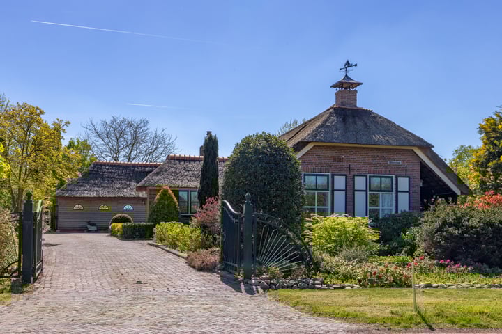 Photo of property Warreboslaan 41, Surhuisterveen