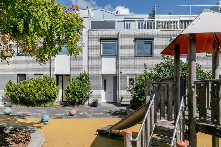 Waterdrieblad 25 in Velserbroek