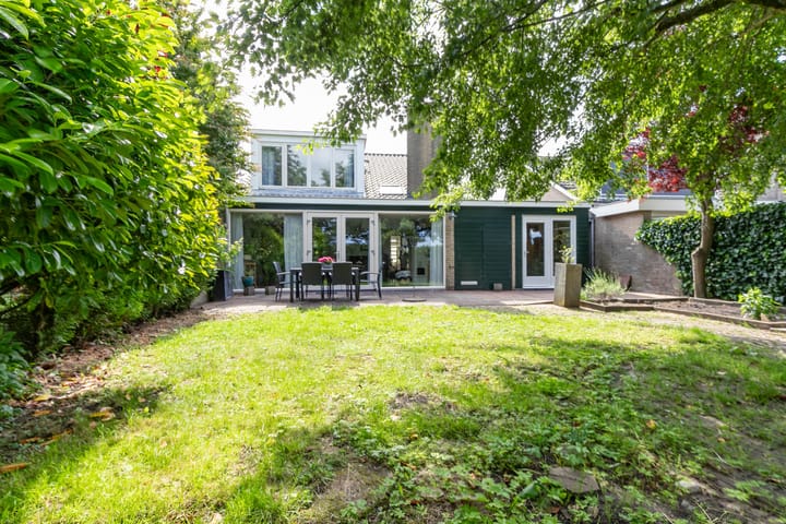 Watertuin 53 in Warmond