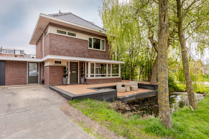 Photo of property Waterviolier 12, Schoonhoven