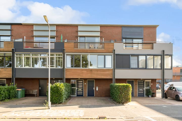 Photo of property Waterviolier 96, Breda