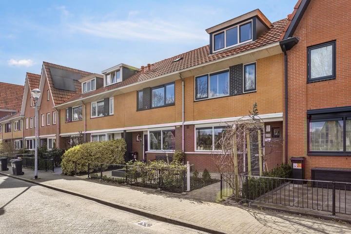 Photo of property Wayesteinsingel 135, Nieuw-Vennep
