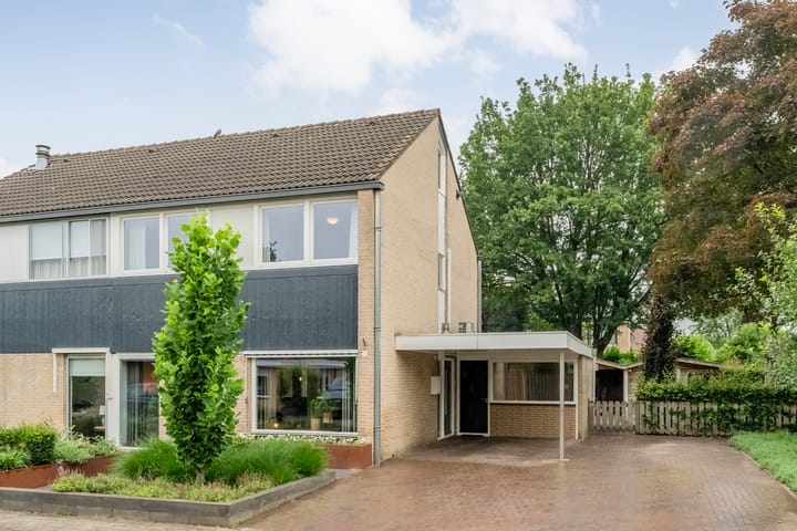 Wedderborg 48 in Almelo photo