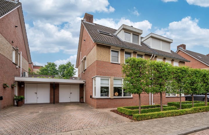 Weegbree 12 in Venlo