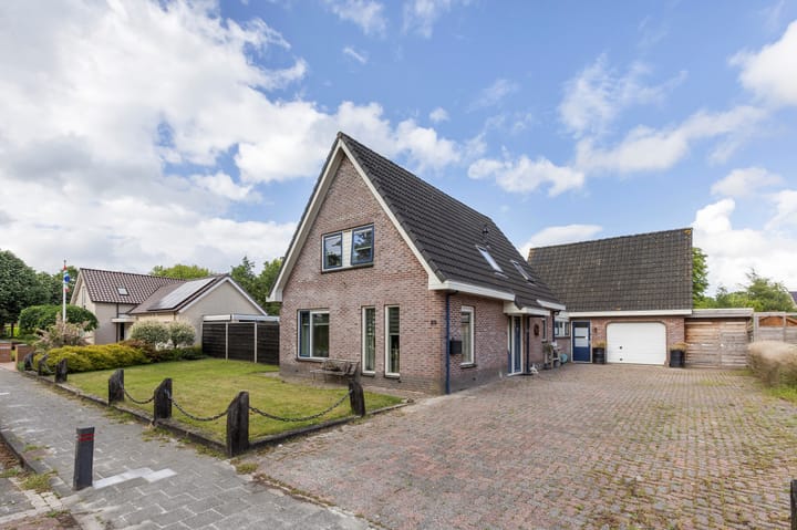 Photo of property Weegbree 22, Grootegast