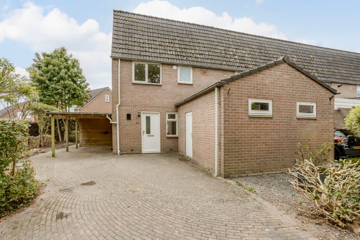 Photo of property Weegbree 47, Nieuwleusen