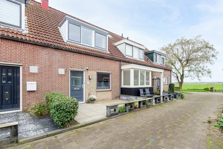 Photo of property Weegbree 6, Uitgeest