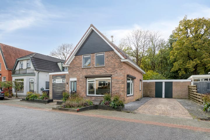 Photo of property Weemeweg 15, Oosterwolde