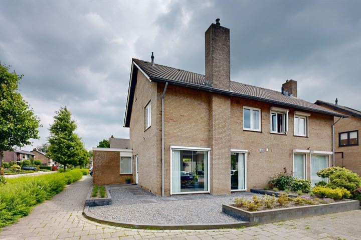 Weerdestein 60 in Oosterhout