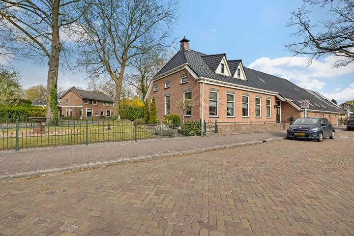 Photo of property Weerdingerstraat 68, Emmen