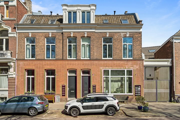 Weerdsingel O.Z. 68D in Utrecht