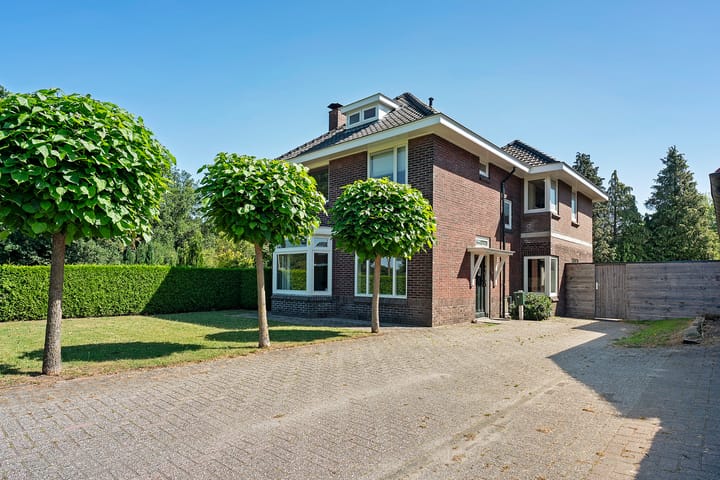Weerseloseweg 42 in Enschede photo