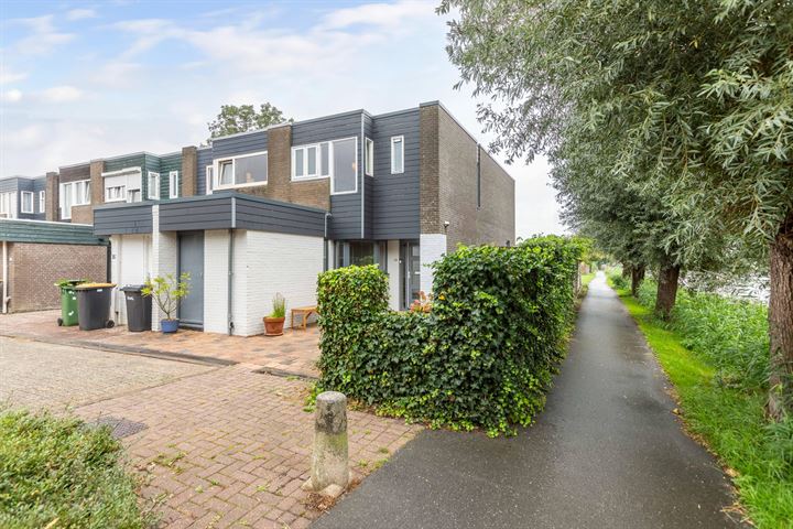 Wegastraat 27 in Emmeloord