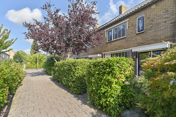 Photo of property Weigeliahof 15, Nootdorp