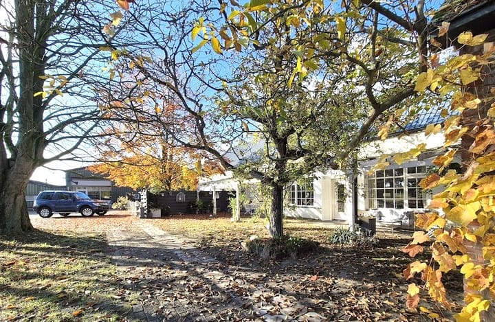 Photo of property Wernhoutseweg 142, Wernhout