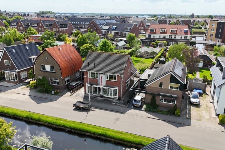Westeinde 49 in Roelofarendsveen
