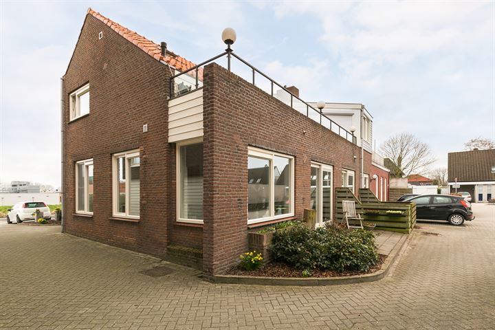 Westeinde 83e in Roelofarendsveen