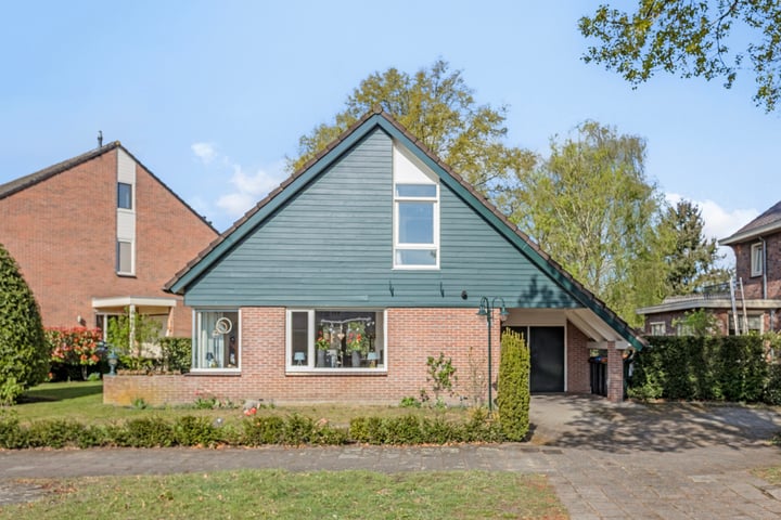 Photo of property Westenenkerweg 74, Apeldoorn