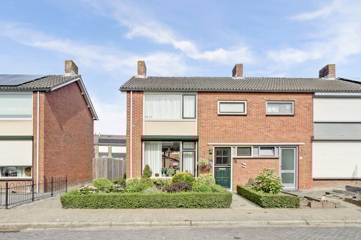 Westerscheldestraat 11 in Krabbendijke