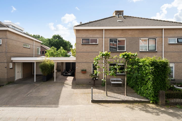 Westpolderstraat 12 in Schiedam foto