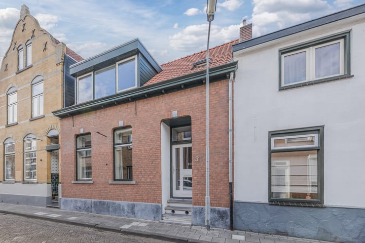 Weststraat 3 in Philippine