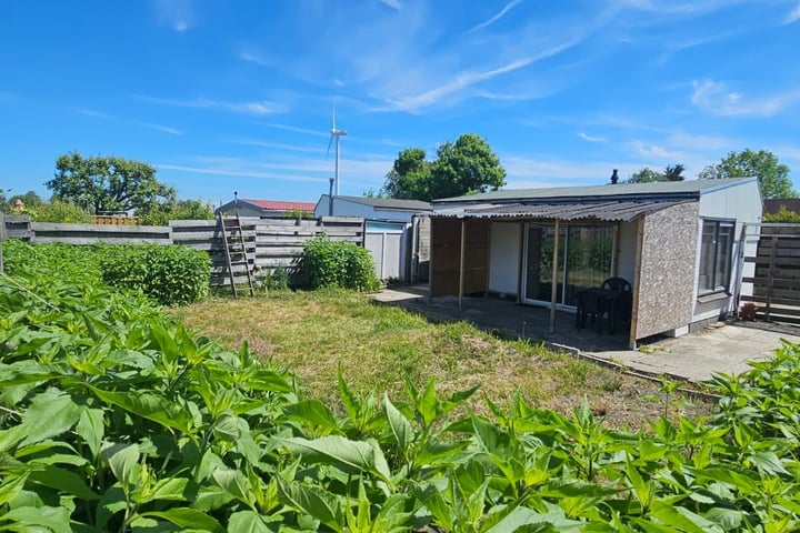 Photo of property Westvlietweg 10-47, 's-Gravenhage