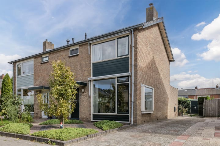 Wethouder Broekmanstraat 14 in Weurt Foto