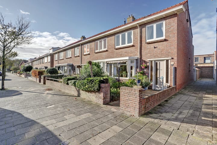 Wethouder D. Ouwehandstraat 17 in Katwijk