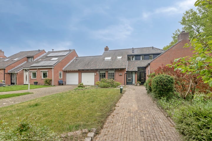 Wethouder Iwe Hutstraat 113 in Leek