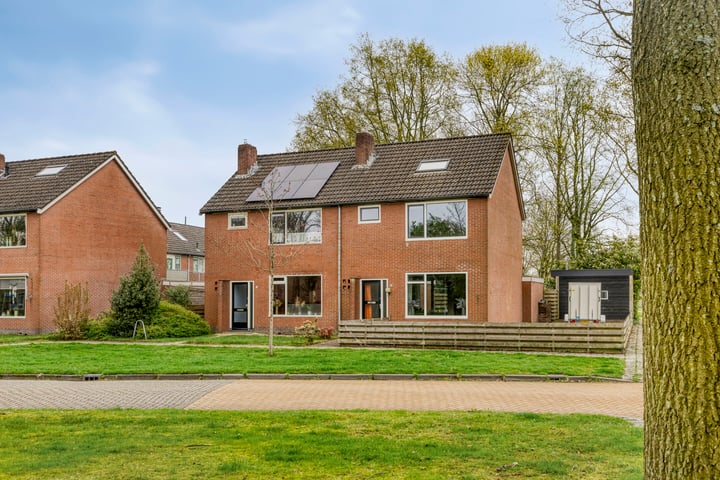 Wethouder Iwe Hutstraat 21 in Leek