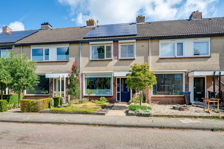 Wethouder Kuijpersstraat 8 in Woudrichem