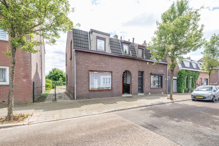 Photo of property Weustenraedtstraat 50, Hoensbroek
