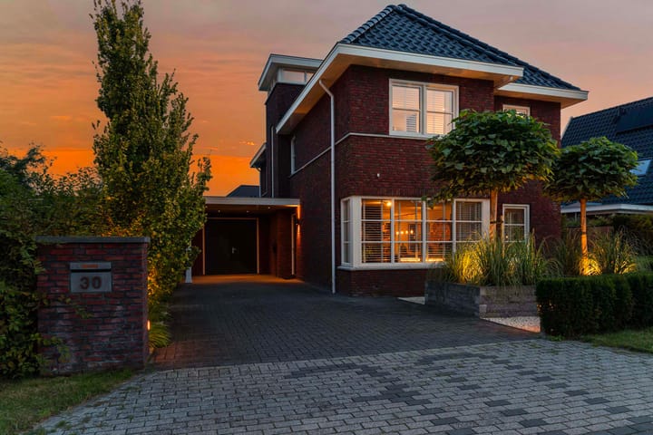 Wezel 30 in Apeldoorn foto