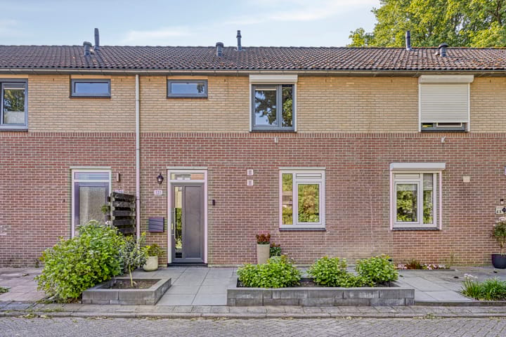Wezelstraat 131 in Hengelo foto