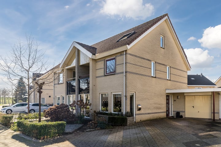 Photo of property Wielewaallaan 36, Tiel