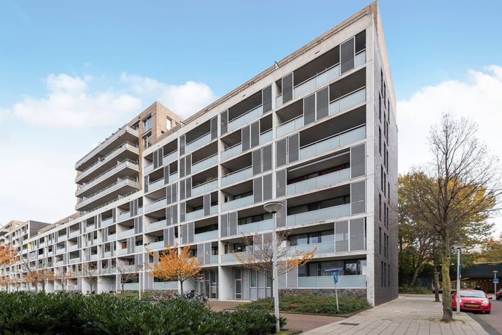 Photo of property Wijnand Nuijenstraat 142, Amsterdam