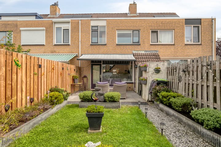 Wijngaard 48 in Spijkenisse