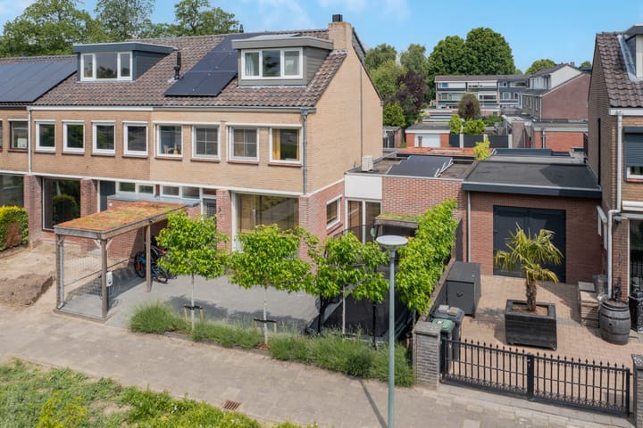 Wilgenlaan 14 in Dordrecht Foto