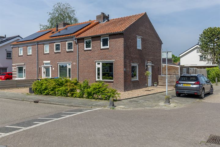 Wilgenstraat 27 in Deest